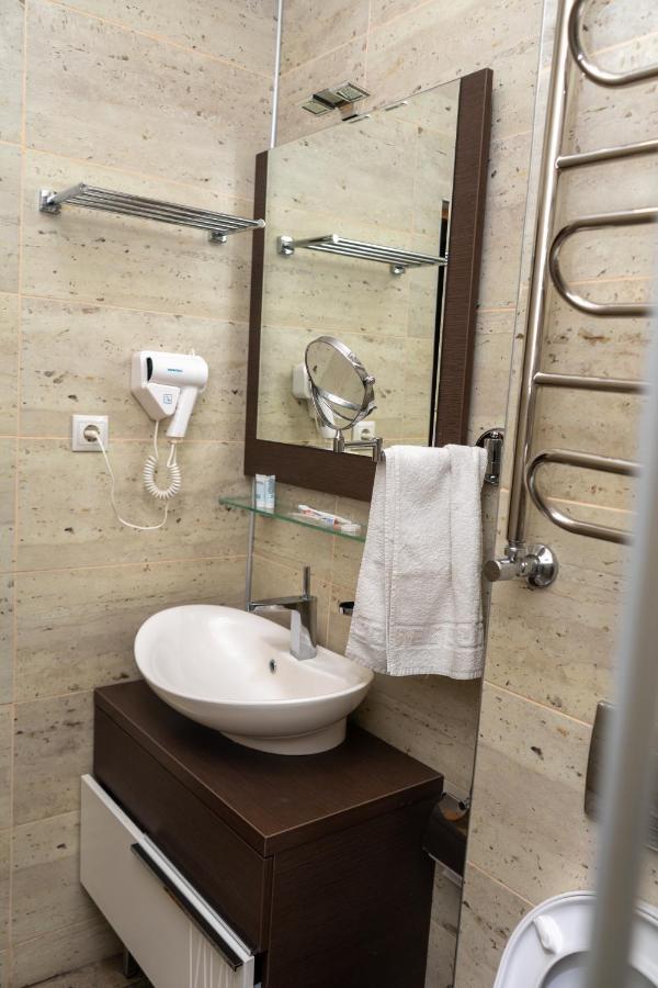 7 Days Hotel Алматы Экстерьер фото
