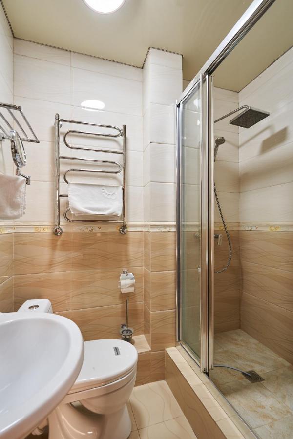 7 Days Hotel Алматы Экстерьер фото